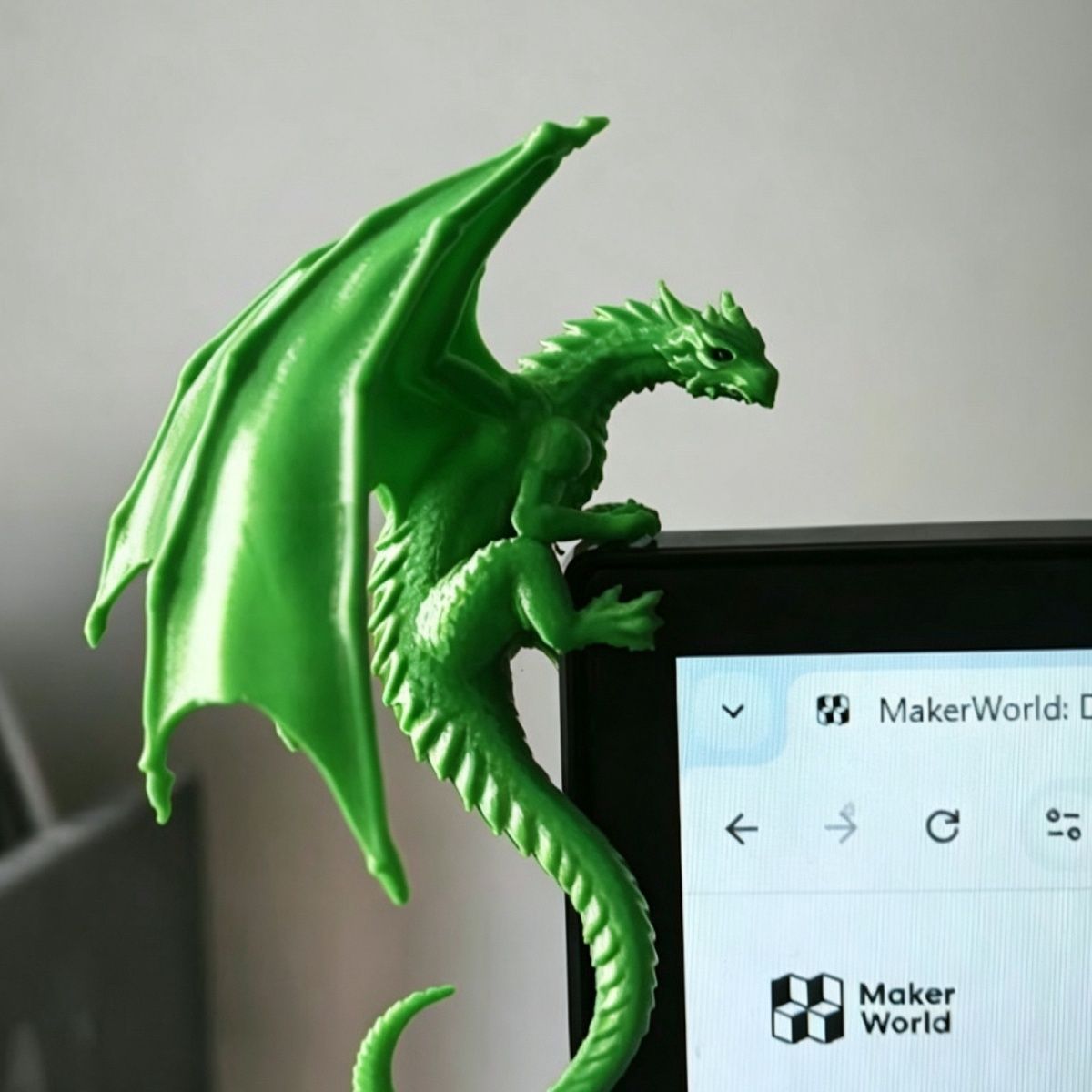 Cool Dragon Lying Figure Monit - đánh giá và giá Esports Gaming Setup